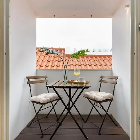 Be Local - 3 Bedrooms Flat In Front Of The Fado Museum In Alfama Apartment *