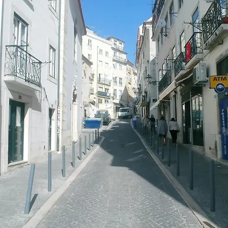 Be Local - 3 Bedrooms Flat In Front Of The Fado Museum In Alfama