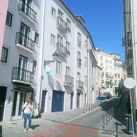 Be Local - 3 Bedrooms Flat In Front Of The Fado Museum In Alfama