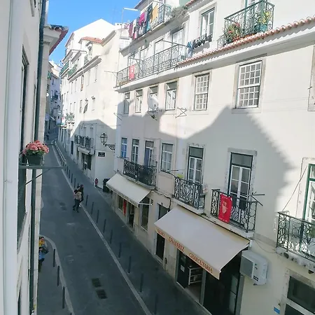 • Downtown • 3 Bedrooms • Balcony * Lissabon