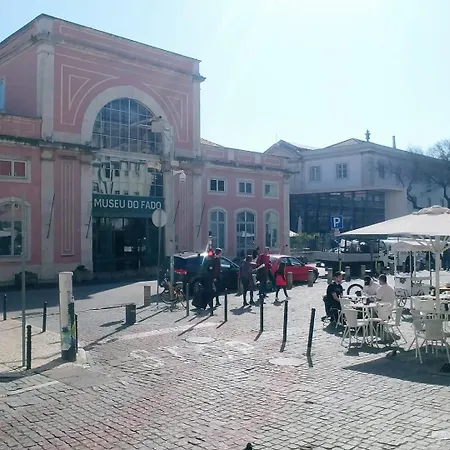 • Downtown • 3 Bedrooms • Balcony Lejlighed *