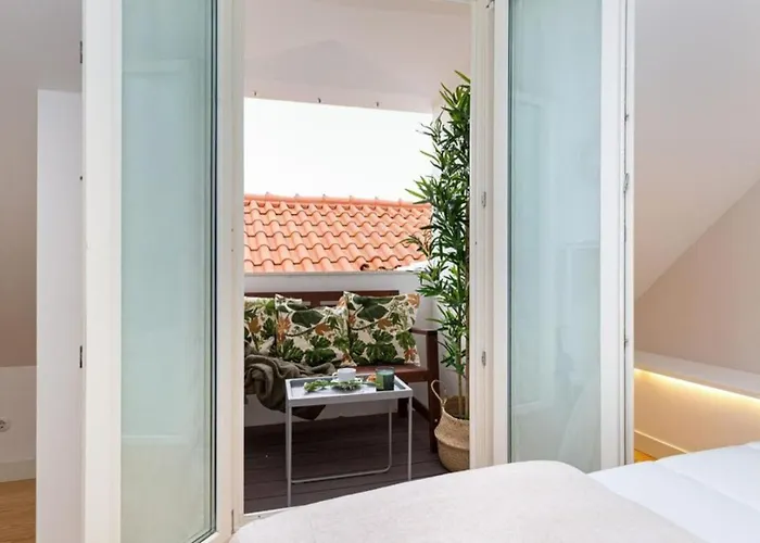 • Downtown • 3 Bedrooms • Balcony